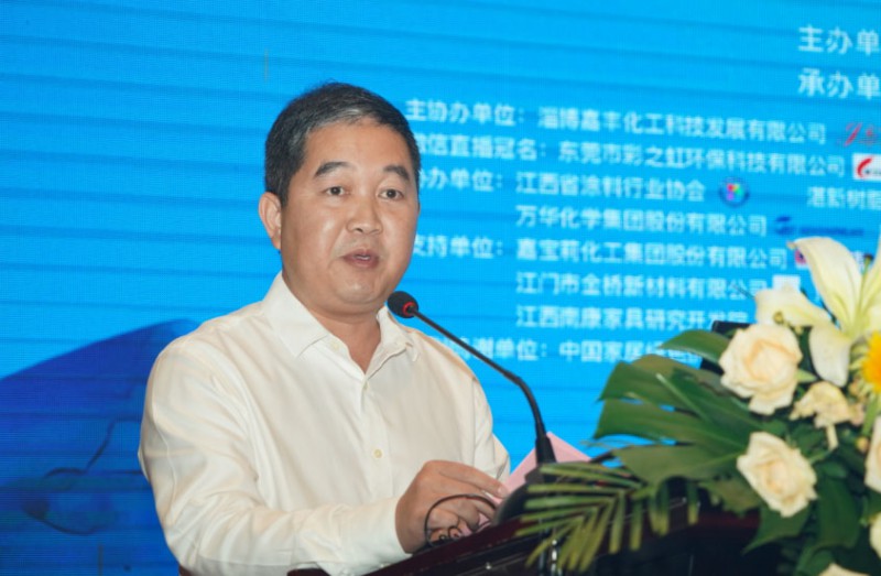 贛州市南康區(qū)家具產(chǎn)業(yè)促進(jìn)局局長(zhǎng)李慶偉致辭